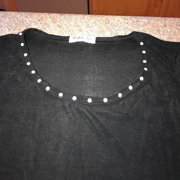 Vikki Vi black shirt w/ pearl neckline-Sz S🥳🥂❤️ Posh Party Host Pick!!! 🥂❤️🥳 - Picture 2 of 7